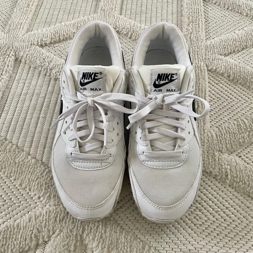 Nike Air Max 90s - Picture 9 of 9